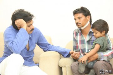 Pawan Kalyan Meets His Fan Karuna Srinivas